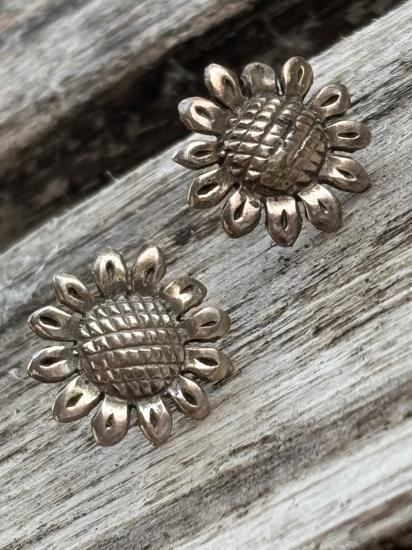 Sunflower studs