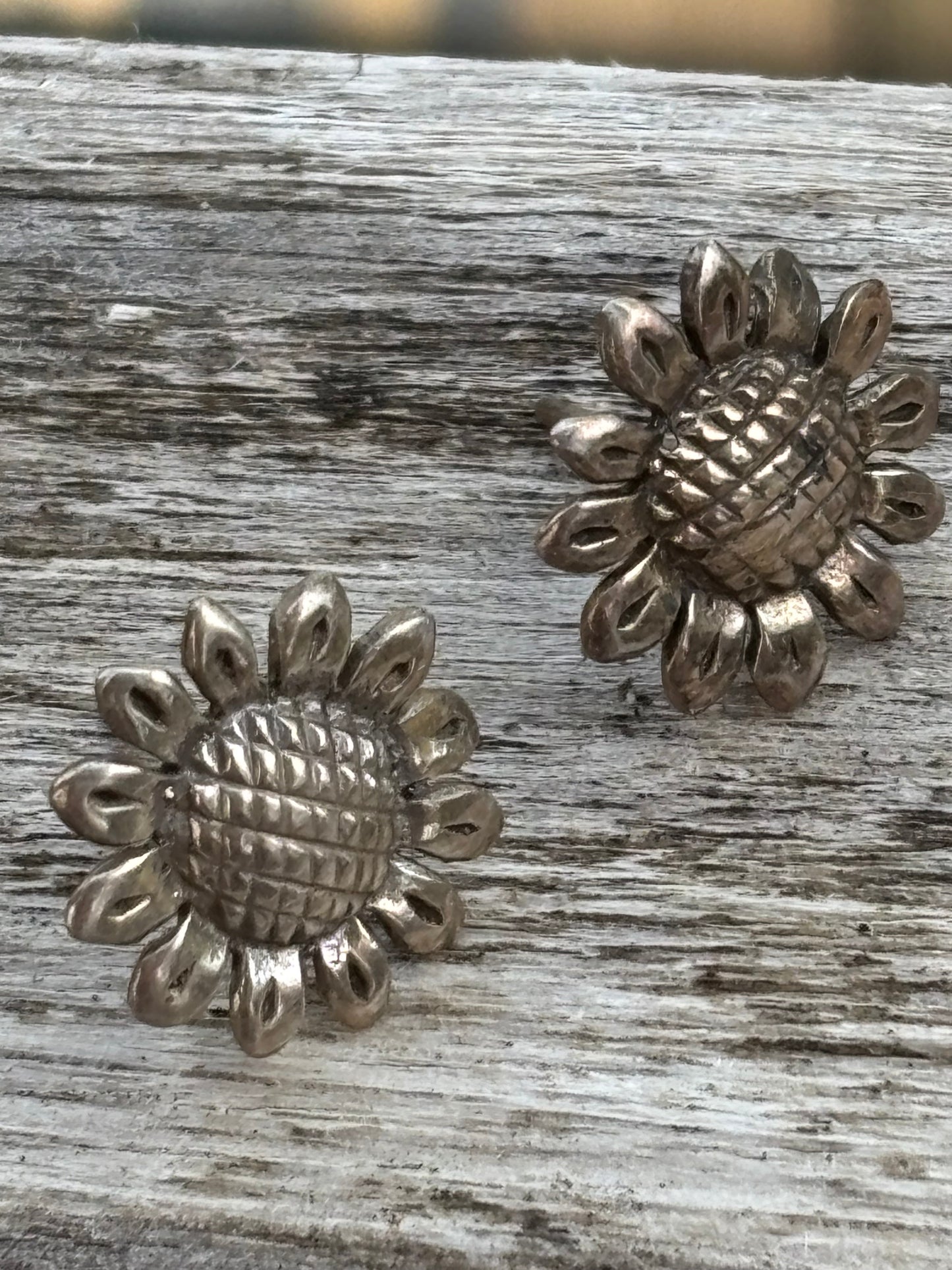 Sunflower studs