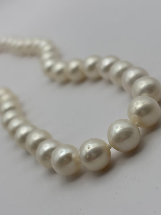 Moon pearl freshwater necklace